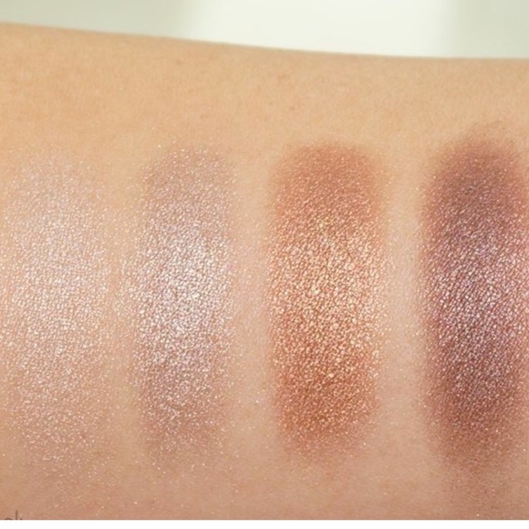 BURBERRY Eyeshadow Pallet - Picture 7 of 9